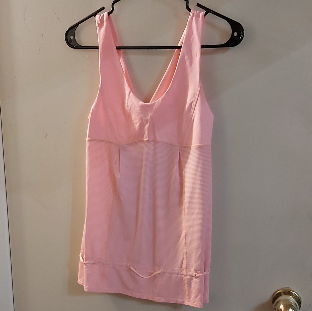 Lululemon tank